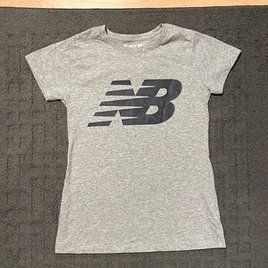 NEW BALANCE T-SHIRT - XS - GREY - NWOT